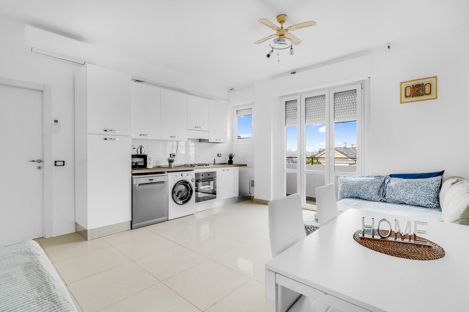Rog27-Large Apartment With Transport Close To Home- Milão Exterior foto