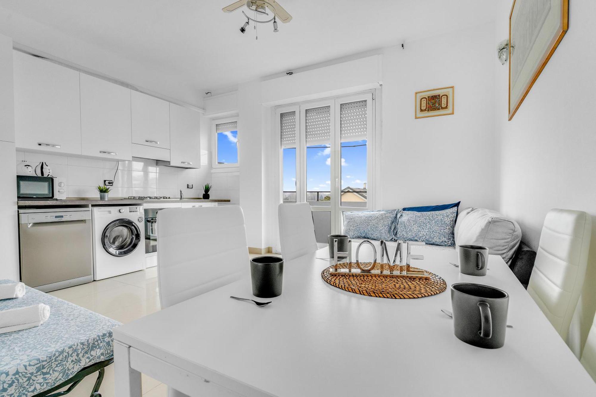 Rog27-Large Apartment With Transport Close To Home- Milão Exterior foto